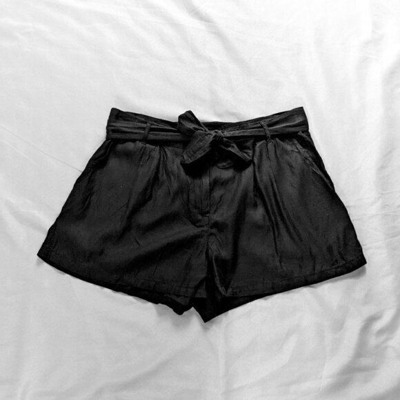 United Colors of Benetton Black Shorts Size 10 - Picture 1 of 5
